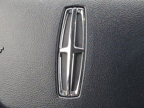 Used 2021 Lincoln Corsair AWD image 31