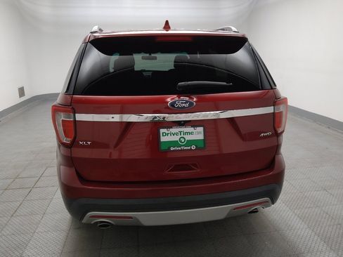 Used 2017 Ford Explorer XLT w/ Equipment Group 202A AWD/4WD image 6