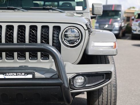Used 2022 Jeep Gladiator Overland AWD/4WD image 5