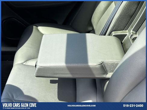 Certified 2024 Volvo XC60 B5 Plus w/ Climate Package AWD/4WD image 11