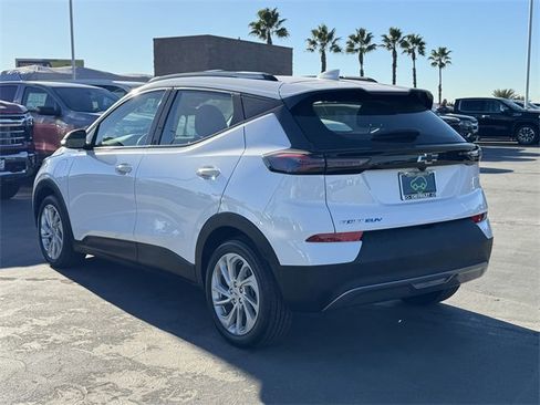 Certified 2023 Chevrolet Bolt EUV LT image 2