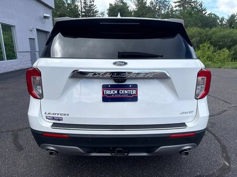 Used 2024 Ford Explorer Limited w/ Limited Technology Package AWD/4WD image 4