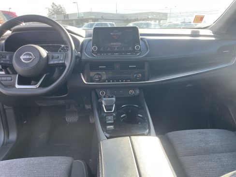 Used 2023 Nissan Rogue SV image 13