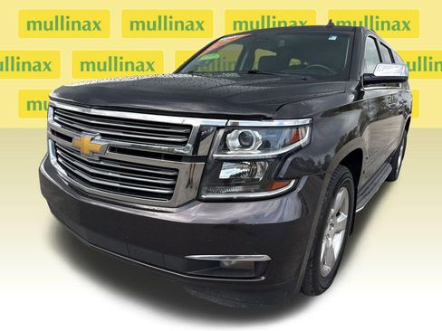 Used 2015 Chevrolet Suburban LTZ image 10