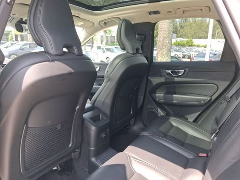 Used 2021 Volvo XC60 T8 Inscription w/ Advanced Package AWD/4WD image 7