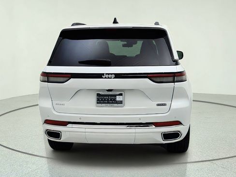 Used 2024 Jeep Grand Cherokee Overland w/ Luxury Tech Group IV AWD/4WD image 10
