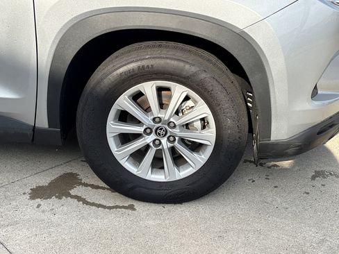 Used 2025 Toyota Grand Highlander XLE image 35