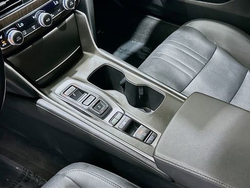 Used 2020 Honda Accord Touring image 17