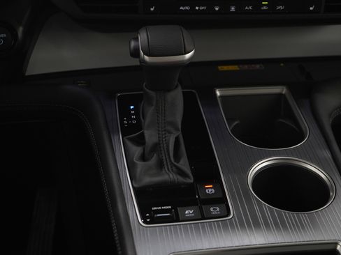 Used 2025 Toyota Sienna XLE w/ XLE Plus Package image 21