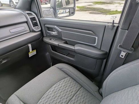 New 2026 RAM 3500 Big Horn AWD/4WD image 17