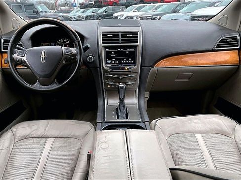 Used 2013 Lincoln MKX AWD 4DR SUV image 14