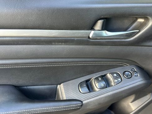 Used 2019 Nissan Altima 2.5 SL FWD image 11