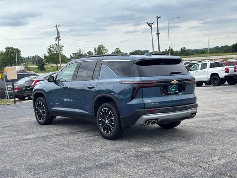 Used 2026 Chevrolet Traverse LT w/ Sun and Wheel Package FWD image 3