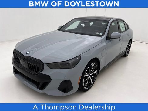 New 2027 BMW 550e xDrive w/ Premium Package AWD/4WD image 1