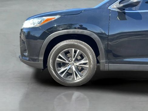 Used 2019 Toyota Highlander LE FWD image 20