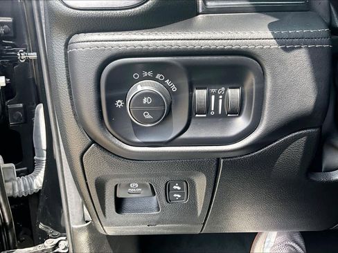 Used 2023 RAM 1500 Limited AWD/4WD image 36