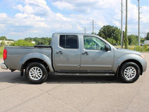 Used 2017 Nissan Frontier SV RWD image 11