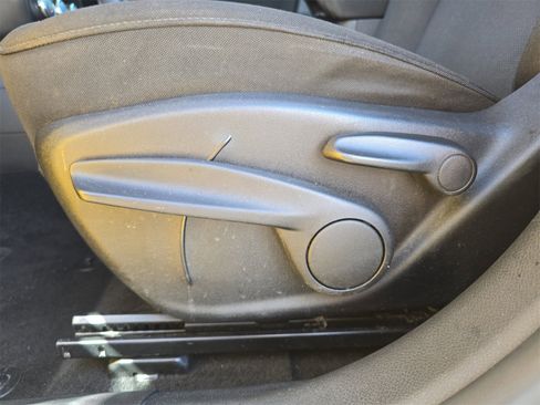 Used 2015 Jeep Renegade Latitude image 15