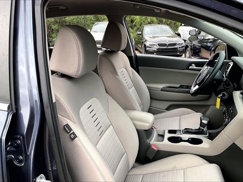 Used 2018 Kia Sportage LX image 9