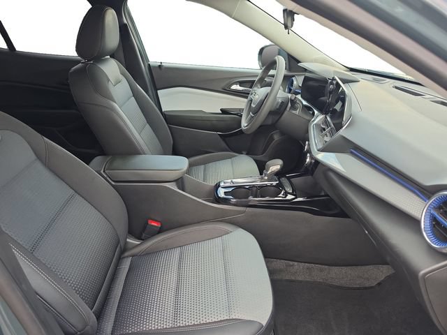 Used 2026 Chevrolet Trax LT FWD image 17
