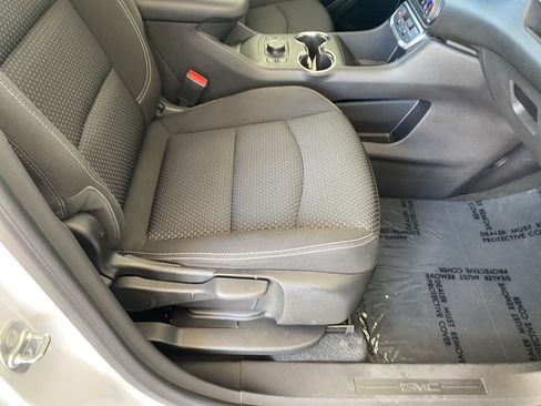 Used 2024 GMC Terrain SLE w/ Driver Convenience Package AWD/4WD image 42