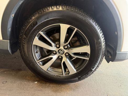 Used 2016 Toyota RAV4 XLE AWD/4WD image 29
