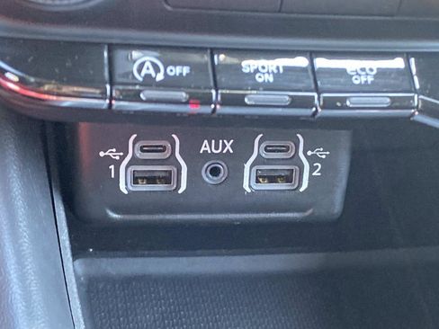 Used 2024 Dodge Durango SXT RWD image 32