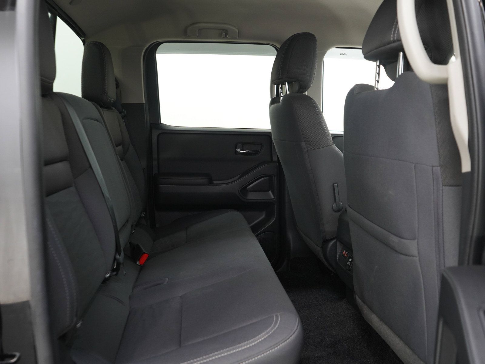 Used 2023 Nissan Frontier SV w/ SV Convenience Package AWD/4WD image 13