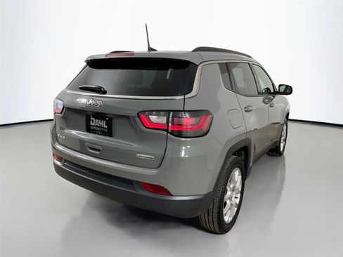 Used 2023 Jeep Compass Latitude w/ Sun and Sound Group AWD/4WD image 13