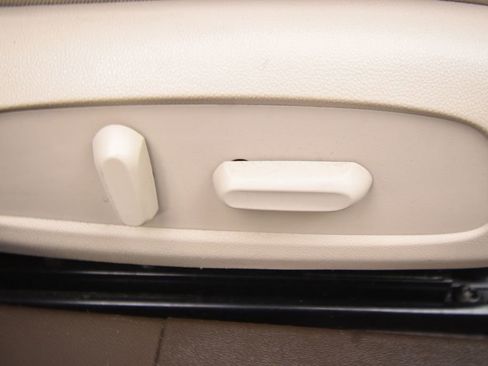 Used 2017 Buick LaCrosse Preferred image 27