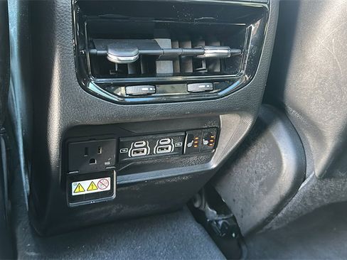 Used 2024 Jeep Grand Cherokee Overland w/ Adv Protech Group III image 29