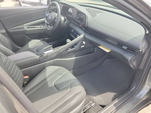 New 2026 Hyundai Elantra SEL Sport FWD image 21