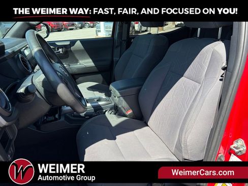 Used 2019 Toyota Tacoma TRD Sport w/ Four Season Floor Mat Package AWD/4WD image 22