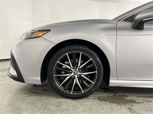 Used 2022 Toyota Camry SE image 33