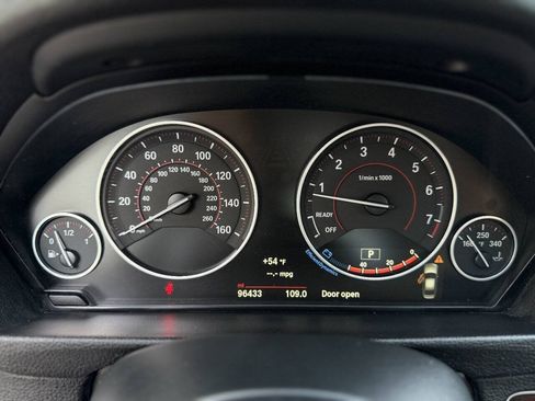 Used 2017 BMW 330i xDrive Sedan AWD/4WD image 11