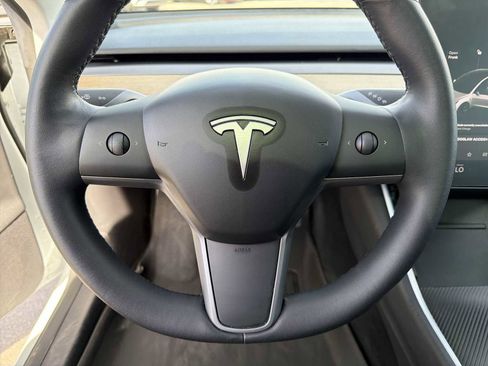 Used 2019 Tesla Model 3 Long Range image 23