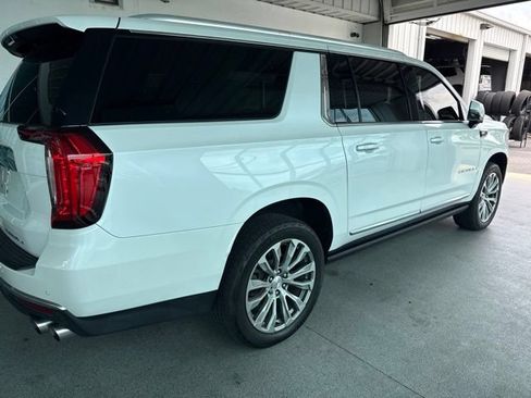 Used 2021 GMC Yukon XL Denali w/ Denali Premium Package AWD/4WD image 5