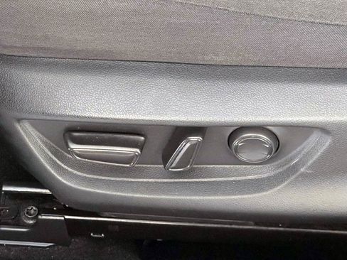 Used 2025 Toyota Camry XLE AWD/4WD image 14