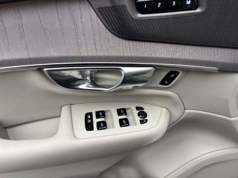 New 2026 Volvo XC90 T8 Ultra w/ Protection Package Premier AWD/4WD image 13