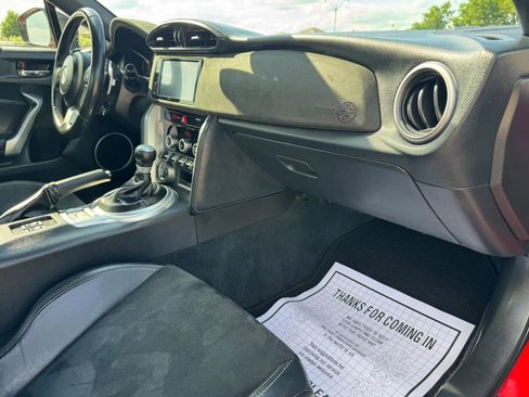 Used 2020 Toyota 86 RWD image 28