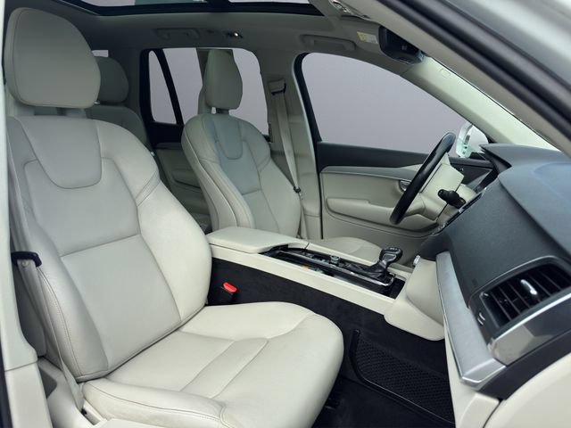 Used 2021 Volvo XC90 T5 Momentum w/ Protection Package AWD/4WD image 24