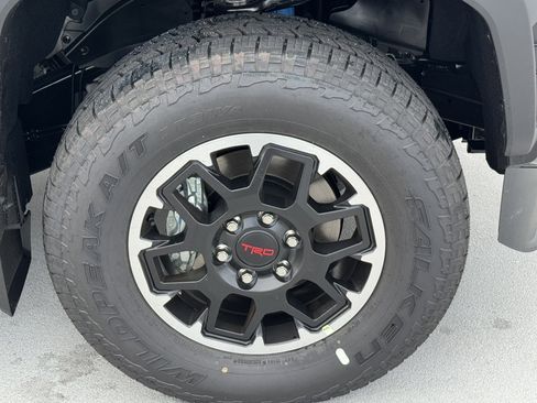 New 2025 Toyota Tacoma TRD Off-Road image 15