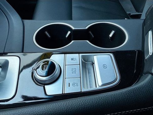 Used 2021 Genesis G70 2.0T image 38