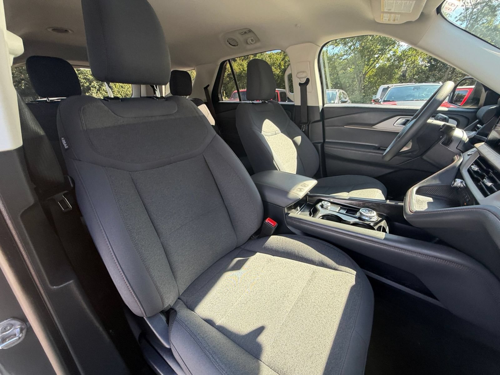 Used 2026 Ford Explorer Active AWD/4WD image 36