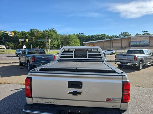 Used 2019 Chevrolet Silverado 2500 LTZ w/ Vortec Plus Package AWD/4WD image 5