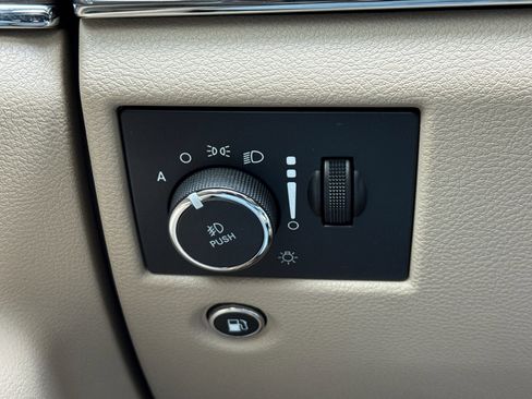 Used 2018 Jeep Grand Cherokee Overland AWD/4WD image 42