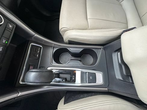 Used 2019 Subaru Ascent Limited AWD/4WD image 32