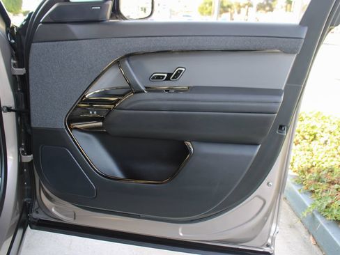 Used 2023 Land Rover Range Rover Sport SE AWD/4WD image 46