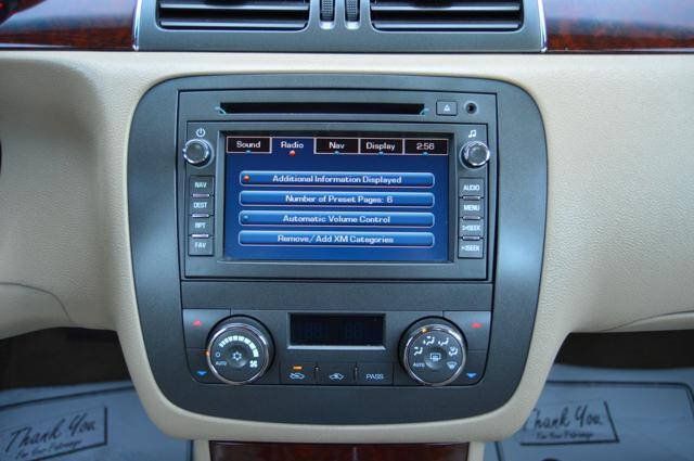 Used 2008 Buick Lucerne CXS FWD image 20
