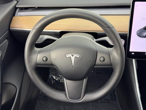 Used 2020 Tesla Model 3 Standard Range Plus image 18